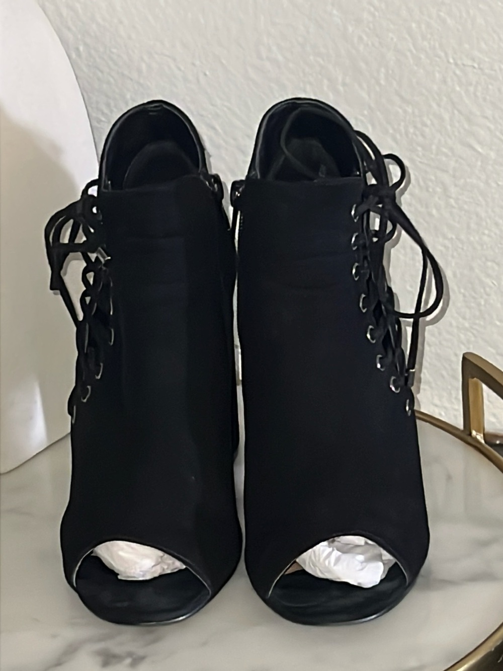 Steve Madden Ballard black suede ankle lace up sides bootie 8